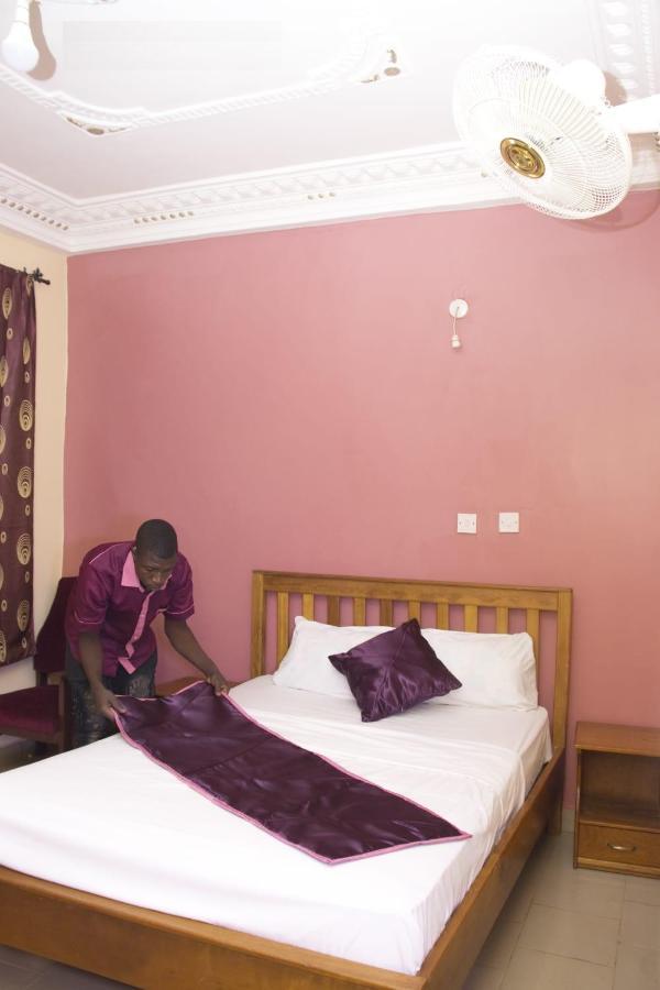 Britannia Hotel Cmr Yaoundé エクステリア 写真