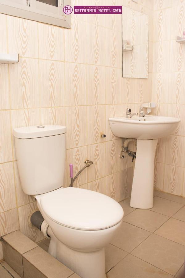 Britannia Hotel Cmr Yaoundé エクステリア 写真