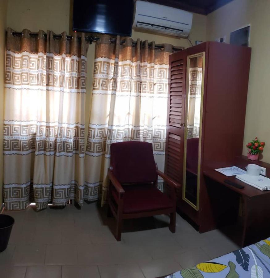 Britannia Hotel Cmr Yaoundé エクステリア 写真