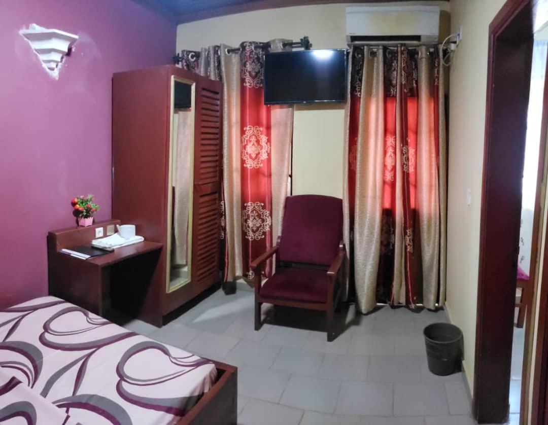 Britannia Hotel Cmr Yaoundé エクステリア 写真