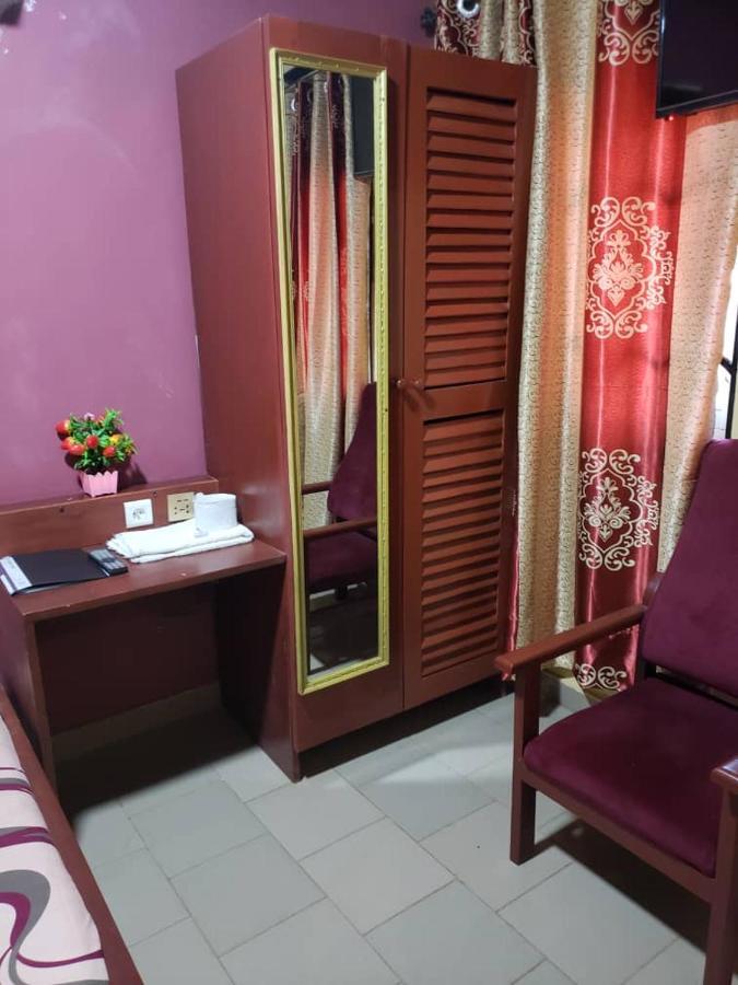 Britannia Hotel Cmr Yaoundé エクステリア 写真