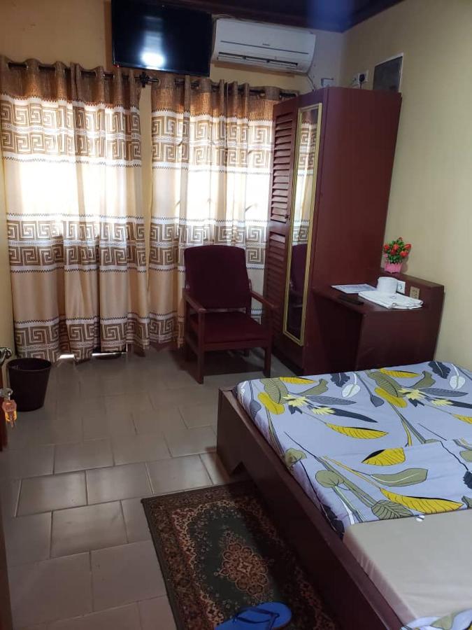 Britannia Hotel Cmr Yaoundé エクステリア 写真