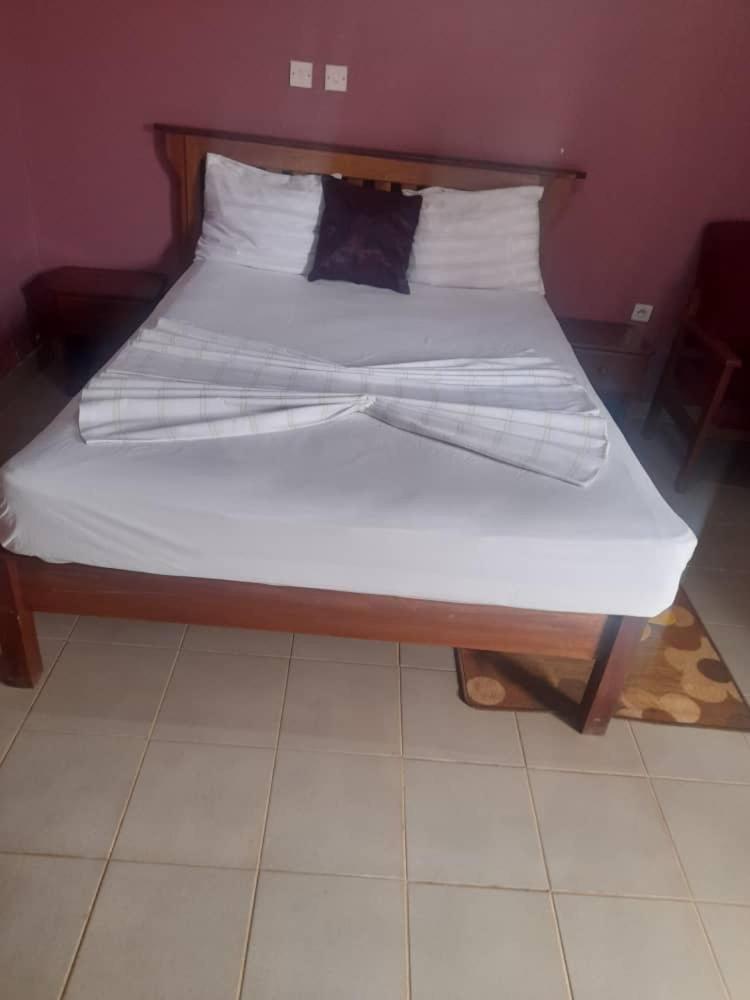 Britannia Hotel Cmr Yaoundé エクステリア 写真