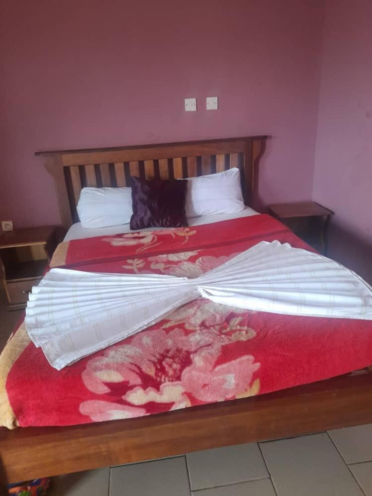 Britannia Hotel Cmr Yaoundé エクステリア 写真